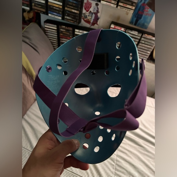 #Exclusive #FridayThe13th #Retro #Game #HockeyMask #Rare #SoldOutEverywhere - Picture 3 of 4
